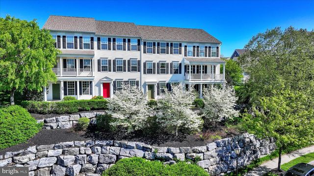 186 N MELHORN DR, Mount Joy, PA 17552