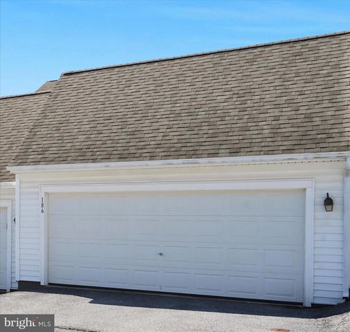 186 N MELHORN DR, Mount Joy, PA 17552