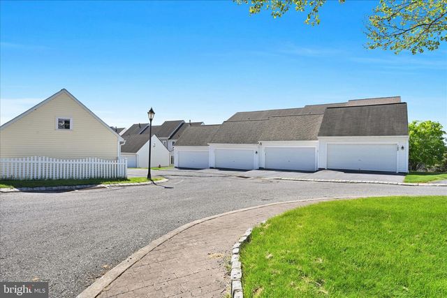 186 N MELHORN DR, Mount Joy, PA 17552