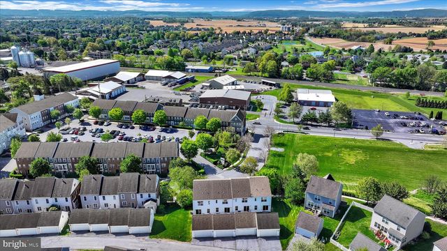 186 N MELHORN DR, Mount Joy, PA 17552