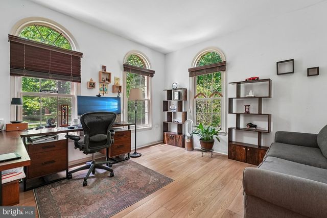 4 POND VIEW LN, Titusville, NJ 08560