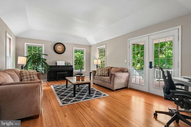 4 POND VIEW LN, Titusville, NJ 08560