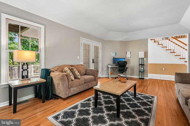 4 POND VIEW LN, Titusville, NJ 08560