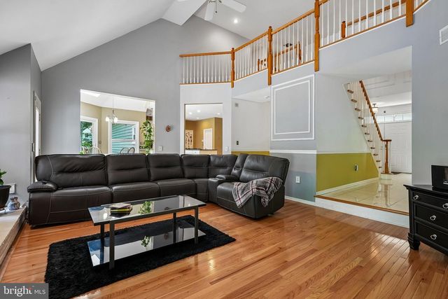 4 POND VIEW LN, Titusville, NJ 08560
