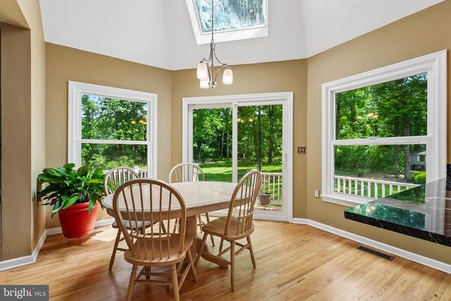 4 POND VIEW LN, Titusville, NJ 08560
