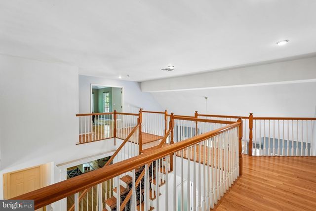 4 POND VIEW LN, Titusville, NJ 08560
