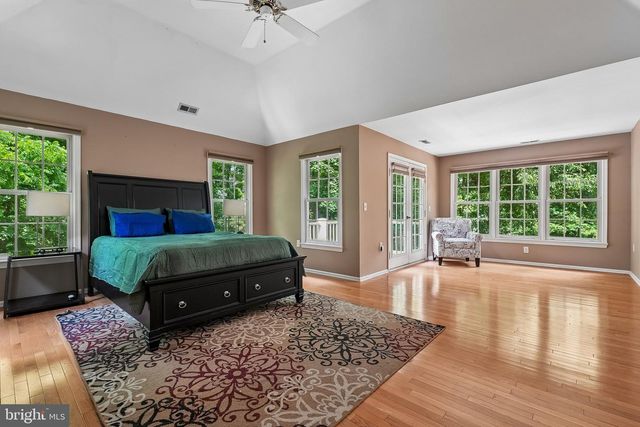 4 POND VIEW LN, Titusville, NJ 08560