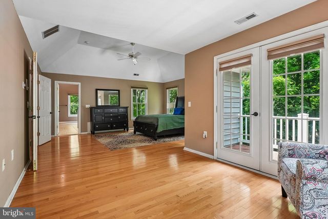 4 POND VIEW LN, Titusville, NJ 08560