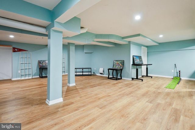 4 POND VIEW LN, Titusville, NJ 08560