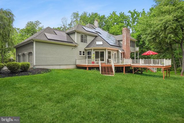 4 POND VIEW LN, Titusville, NJ 08560