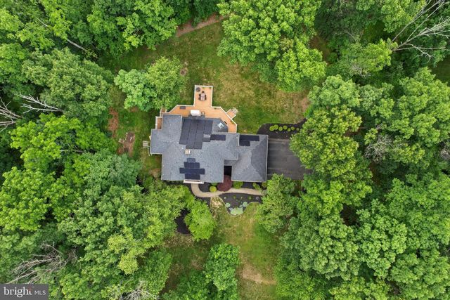 4 POND VIEW LN, Titusville, NJ 08560