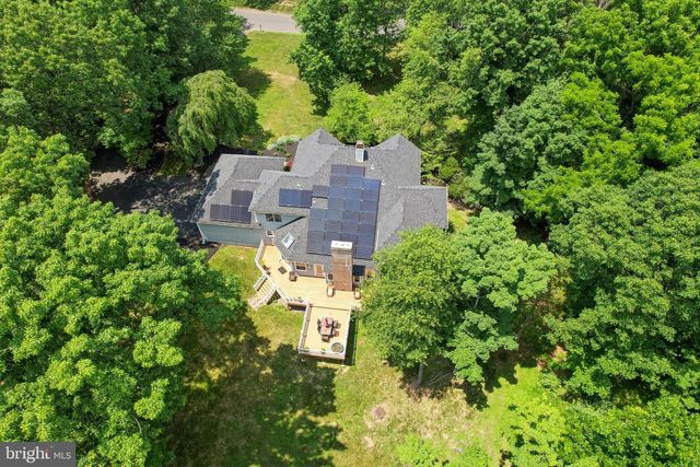 4 POND VIEW LN, Titusville, NJ 08560