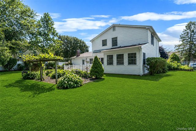 35 Royalston Lane, Centereach, NY 11720