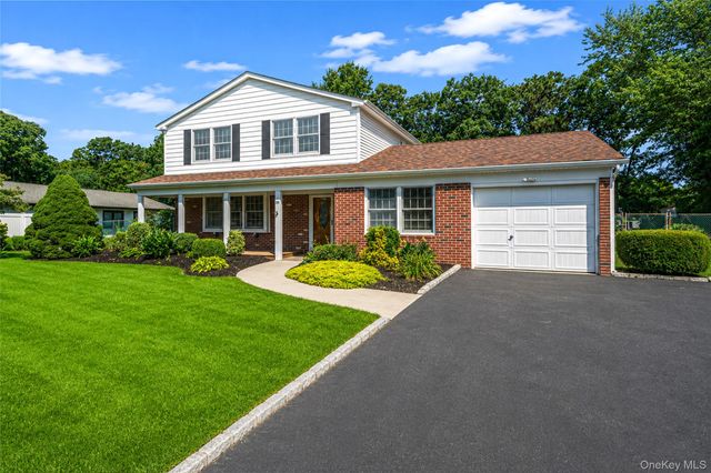 35 Royalston Lane, Centereach, NY 11720