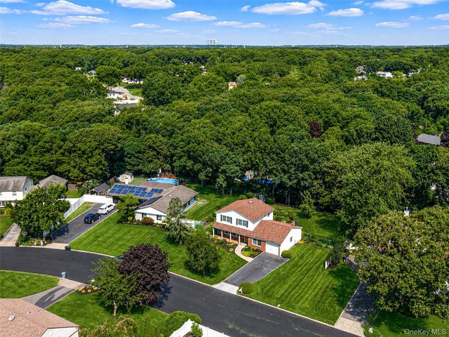35 Royalston Lane, Centereach, NY 11720