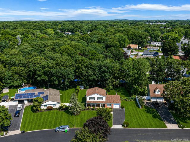 35 Royalston Lane, Centereach, NY 11720