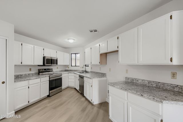 11140 N 82ND Drive, Peoria, AZ 85345