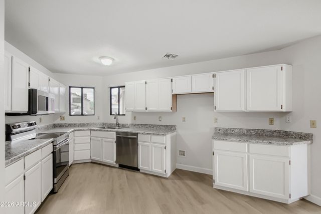 11140 N 82ND Drive, Peoria, AZ 85345