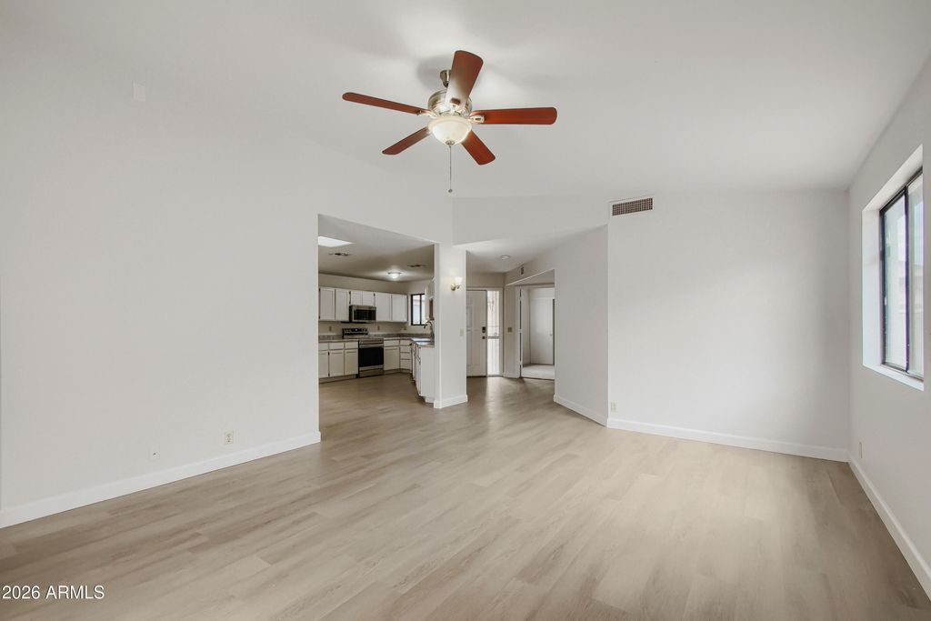 11140 N 82ND Drive, Peoria, AZ 85345 — photo 3