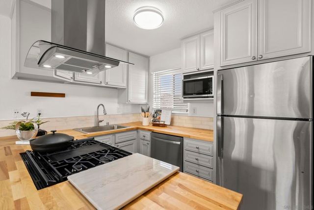 631 7th St 13, Imperial Beach, CA 91932