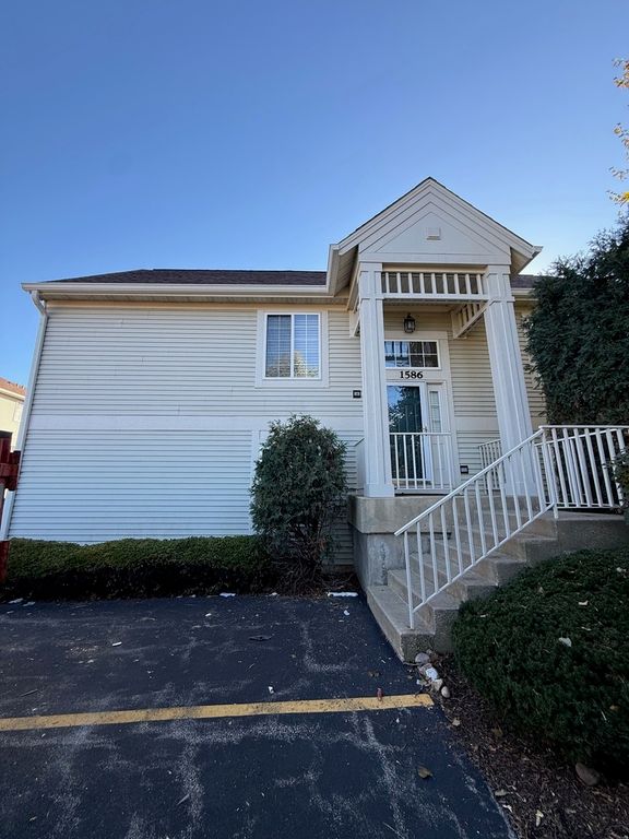 1586 New Haven Drive 1586, Cary, IL 60013