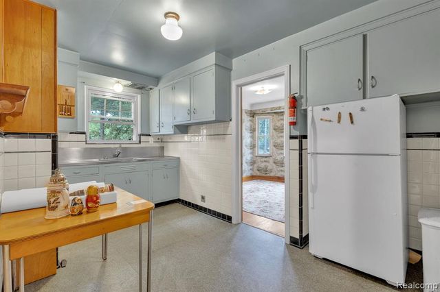 941 N Melborn Street, Dearborn, MI 48128
