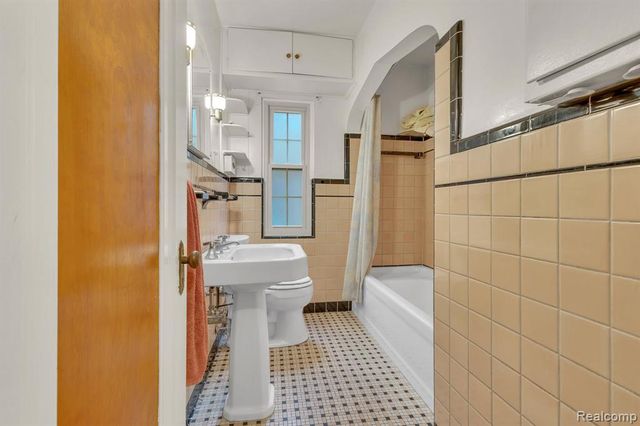 941 N Melborn Street, Dearborn, MI 48128