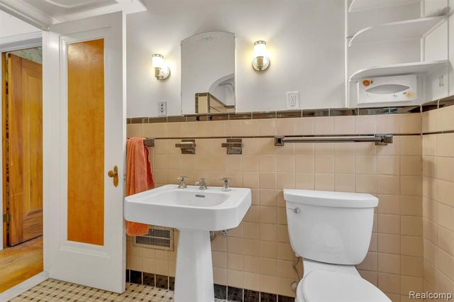 941 N Melborn Street, Dearborn, MI 48128