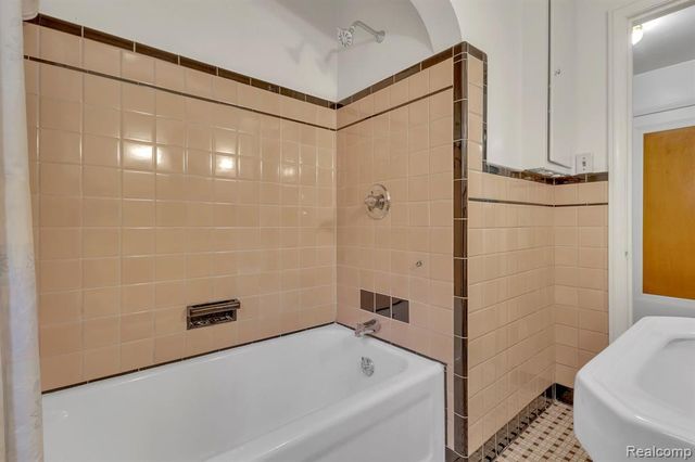 941 N Melborn Street, Dearborn, MI 48128