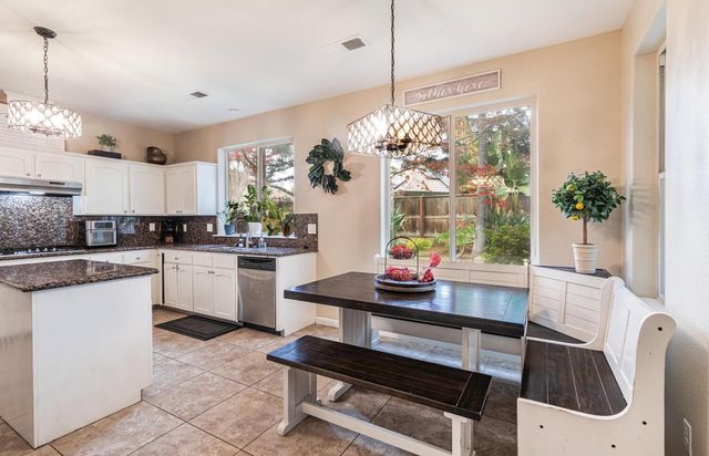 2170 W Beechwood Avenue, Fresno, CA 93711