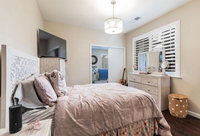 2170 W Beechwood Avenue, Fresno, CA 93711