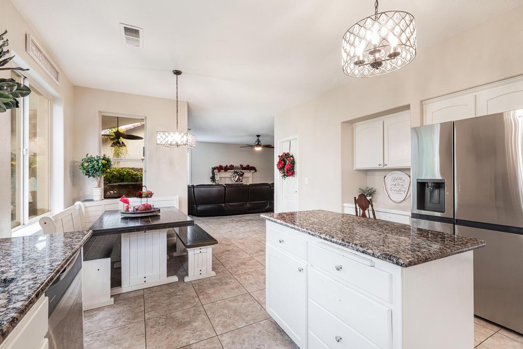 Image 19 of property listing at 2170 W Beechwood Avenue, Fresno, CA 93711