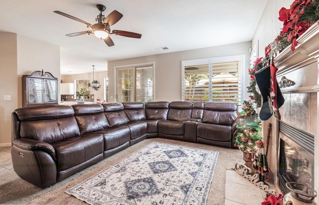 Image 21 of property listing at 2170 W Beechwood Avenue, Fresno, CA 93711