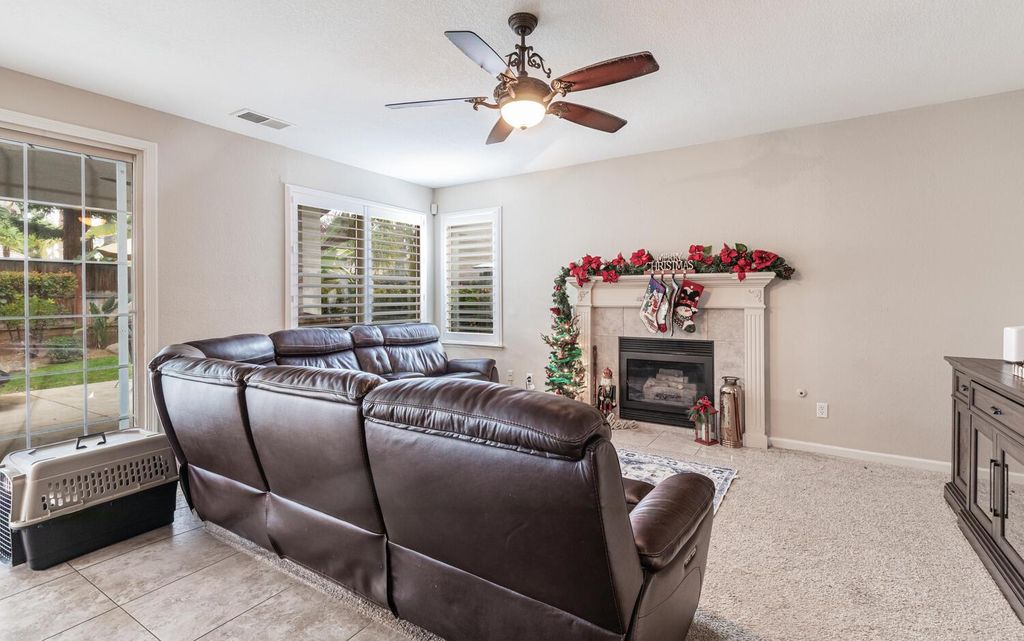 Image 22 of property listing at 2170 W Beechwood Avenue, Fresno, CA 93711