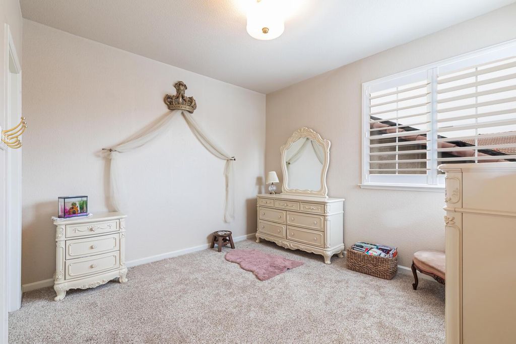 Image 27 of property listing at 2170 W Beechwood Avenue, Fresno, CA 93711
