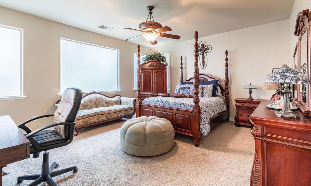 Image 32 of property listing at 2170 W Beechwood Avenue, Fresno, CA 93711