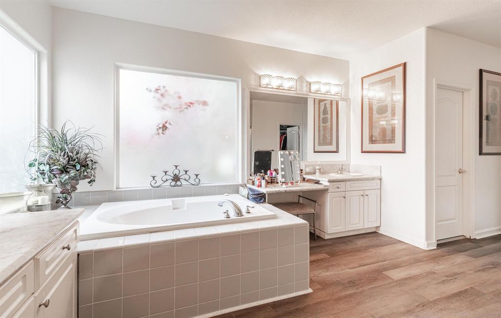 Image 34 of property listing at 2170 W Beechwood Avenue, Fresno, CA 93711