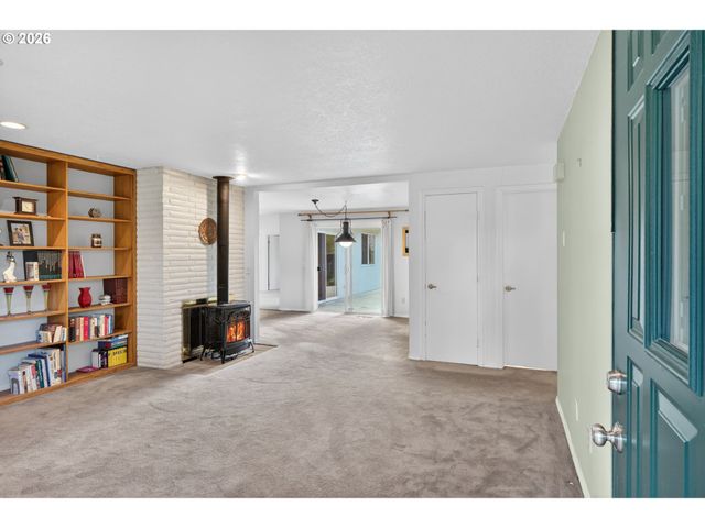 11041 Sw 45TH Ave, Portland, OR 97219