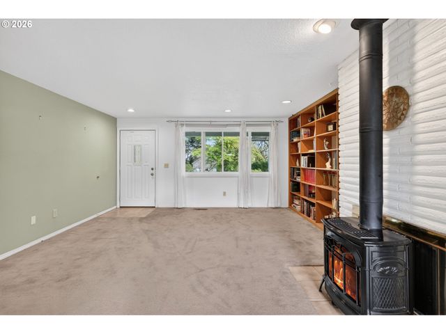 11041 Sw 45TH Ave, Portland, OR 97219