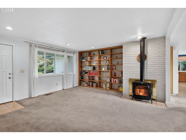 11041 Sw 45TH Ave, Portland, OR 97219