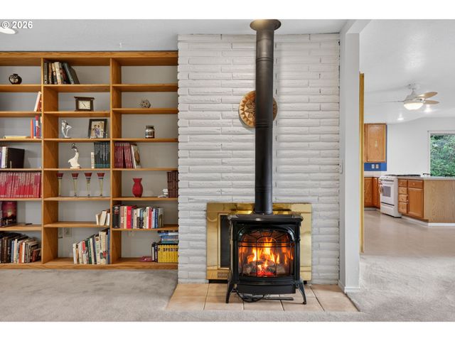 11041 Sw 45TH Ave, Portland, OR 97219