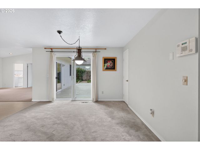 11041 Sw 45TH Ave, Portland, OR 97219