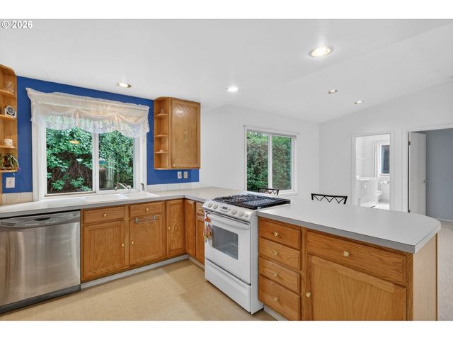 11041 Sw 45TH Ave, Portland, OR 97219