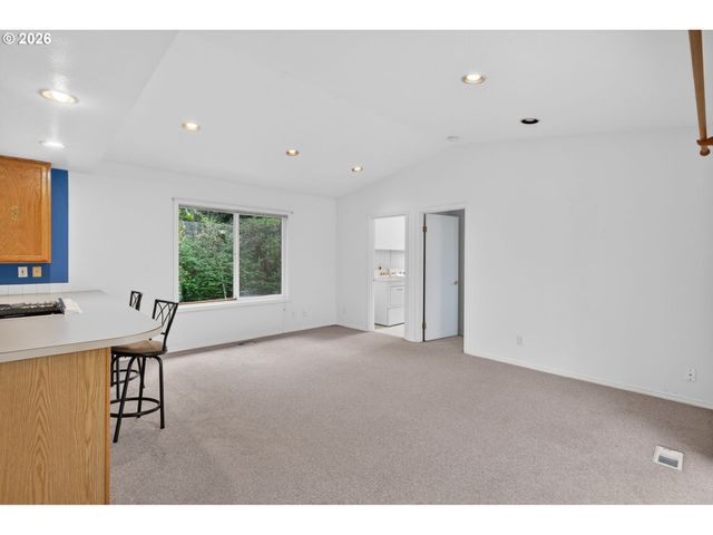 11041 Sw 45TH Ave, Portland, OR 97219