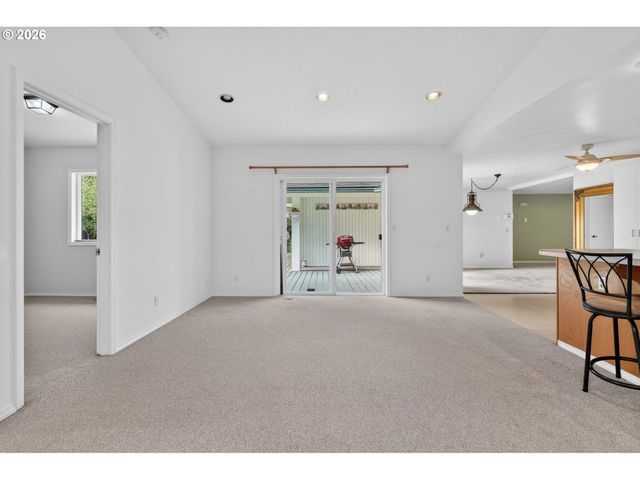 11041 Sw 45TH Ave, Portland, OR 97219