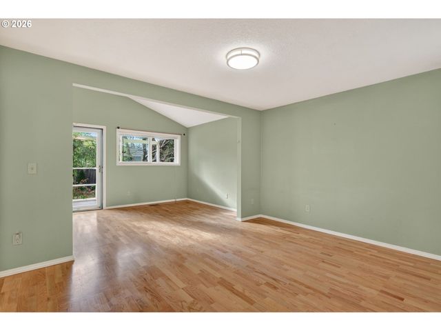 11041 Sw 45TH Ave, Portland, OR 97219