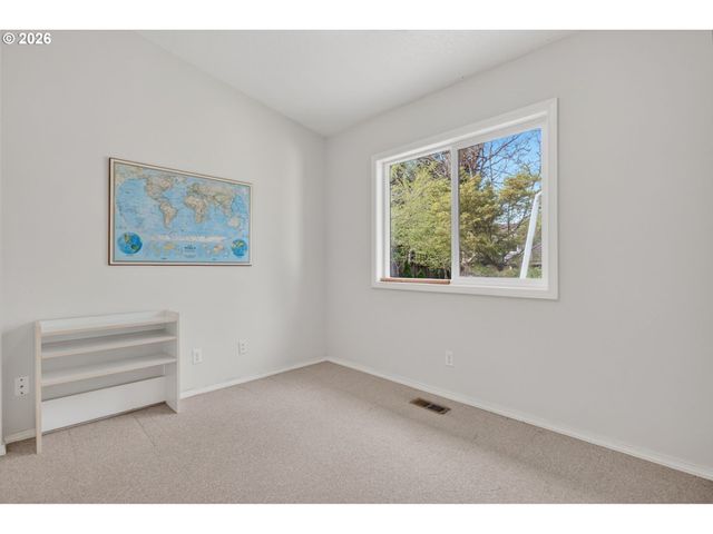 11041 Sw 45TH Ave, Portland, OR 97219