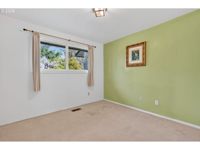 11041 Sw 45TH Ave, Portland, OR 97219