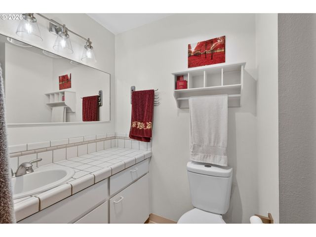 11041 Sw 45TH Ave, Portland, OR 97219