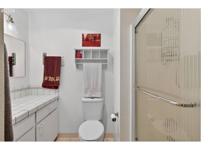 11041 Sw 45TH Ave, Portland, OR 97219